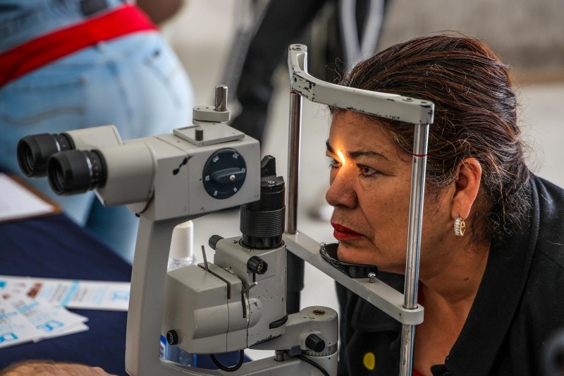 Además de paneles y talleres, se instaló una feria de la salud, en la cual se ofrecían consultas gratuitas. EL INFORMADOR/ A. Navarro