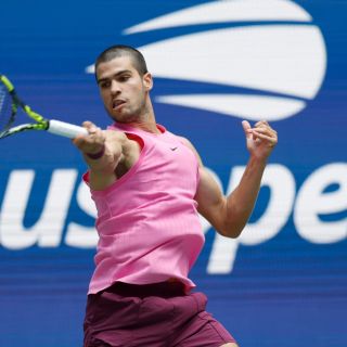 Alcaraz enfrentará a Djokovic en semifinales del US Open; Pegula va contra Sabalenka