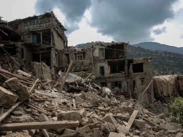 Los esfuerzos se centran ahora en la llegada de ayuda humanitaria a los afectados que, en muchos casos, se han quedado desamparados y sin hogar. EFE/S. POPAL