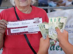 Septiembre comenzó con la entrega de la Pensión Bienestar para adultos mayores y otros programas sociales. ESPECIAL / EL INFORMADOR y CANVA