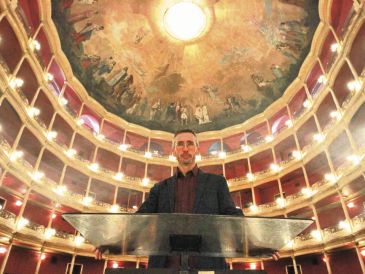 José Luis Castillo. El director de la OFJ señala que la gira busca proyectar a nivel nacional a la orquesta jalisciense. EL INFORMADOR/Archivo