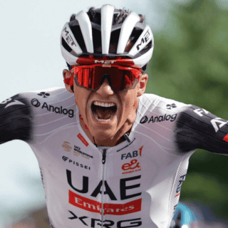 Isaac del Toro triunfa en el GP Industria & Artigianato-Larciano