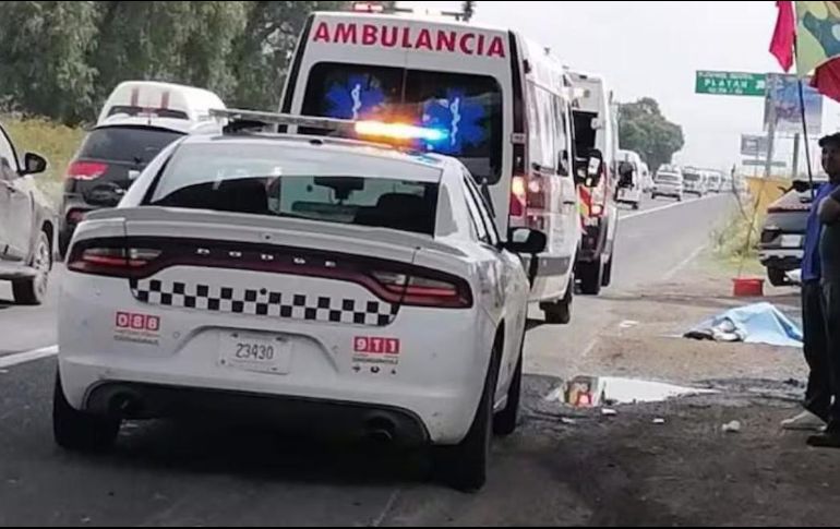 Una persona perdió la vida y dos más resultaron lesionadas en un accidente carretero sobre la autopista México–Pachuca, luego de que un automóvil particular impactara a tres ciclistas. ESPECIAL