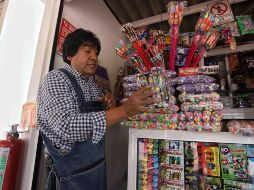 En la capital del país, detonar pirotecnia sin autorización oficial constituye una infracción contemplada en la Ley de Cultura Cívica. SUN/ARCHIVO