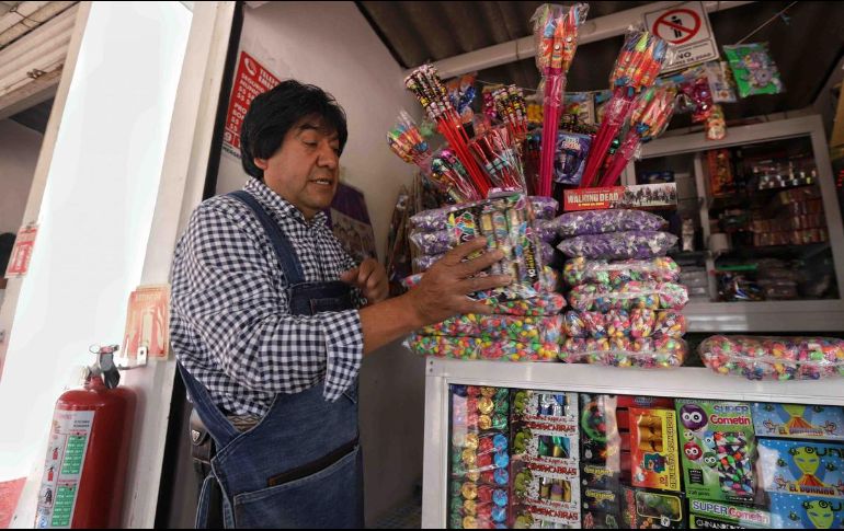 En la capital del país, detonar pirotecnia sin autorización oficial constituye una infracción contemplada en la Ley de Cultura Cívica. SUN/ARCHIVO