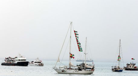 Según portavoces tunecinos de Flotilla que se encontraron a bordo de la embarcación dañada, el incendio 