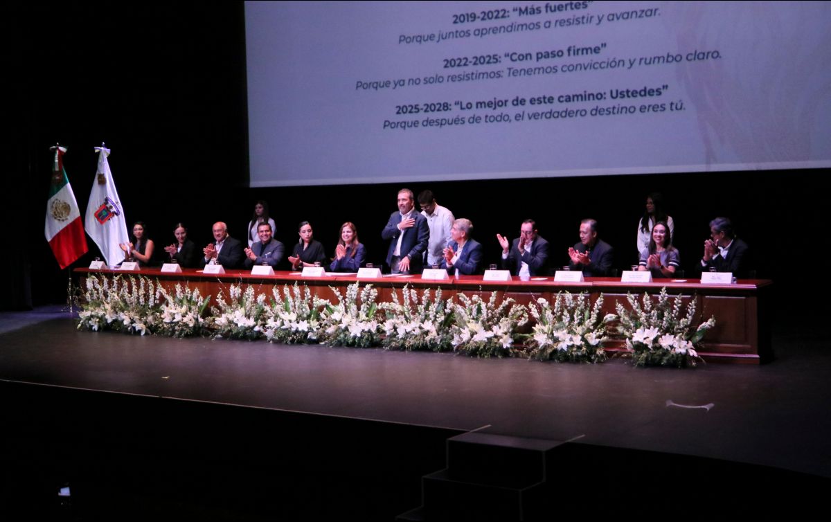 Jesús Becerra rindió protesta como secretario del SUTUdeG refrendando así el compromiso al frente de la defensa de todas y todos quienes laboran en esta casa de estudios y quienes son parte de esta organización. CORTESÍA