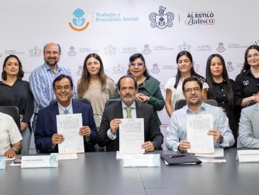 Cosío Gaona detalló que, en coordinación con el IDEFT, el Servicio Nacional de Empleo destinará recursos para capacitar a más de tres mil personas en artes y oficios en distintas regiones de Jalisco, impulsando la empleabilidad y el desarrollo del capital humano. CORTESÍA