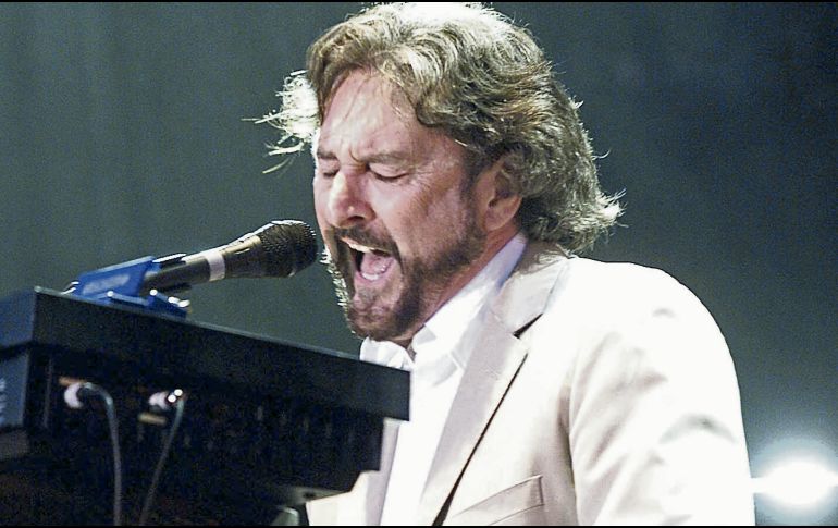 El vocalista convirtió su piano Wurlitzer en uno de los sonidos más característicos del grupo. EFE