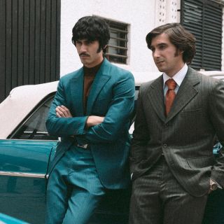 Emiliano Zurita y Alejandro Speitzer protagonizan “Autos, mota y rocanrol”