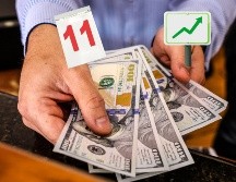 De acuerdo con un reporte de Bloomberg, el dólar comenzó la jornada de hoy lejos de los 19 pesos. EL INFORMADOR / ARCHIVO