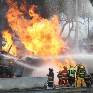 Investigan explosión mortal de pipa de gas en Iztapalapa