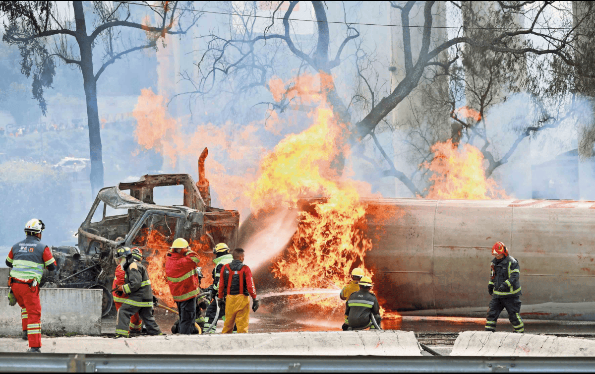 Si ocurre una explosión, como la registrada en Iztapalapa, la prioridad es alejarse lo más posible del lugar, ya que la onda expansiva puede causar daños incluso a gran distancia. SUN / V. Rosas