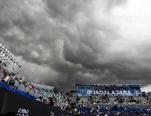 Se espera que la jornada se reanude una vez que termine la lluvia y las canchas puedan secarse. EL INFORMADOR/ A. NAVARRO.