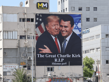 El detenido tiene unos veinte años y fue puesto en custodia de la policía local sobre las 11 de la noche del jueves, según informaron fuentes federales al The New York Times. EFE / EPA / A. Sultan