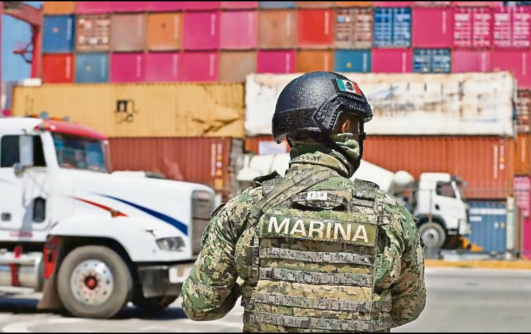 El vicealmirante Fernando Farías Laguna es acusado de encabezar dentro de la Marina una red de huachicol fiscal en los puertos de Manzanillo, Tampico y Altamira. EL UNIVERSAL