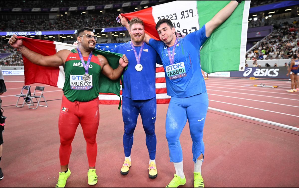Uziel Muñoz pasó del cuarto al segundo lugar en su sexto y último intento, para colgarse la presea de plata. AFP / K. Kudryavtsev
