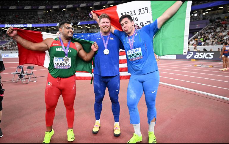Uziel Muñoz pasó del cuarto al segundo lugar en su sexto y último intento, para colgarse la presea de plata. AFP / K. Kudryavtsev