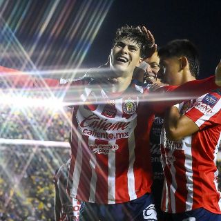 Chivas vence al América en el clásico de la Liga MX
