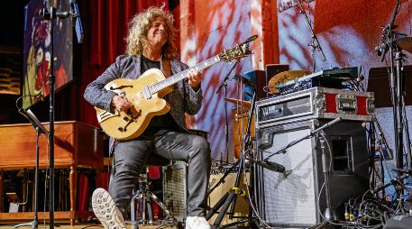 Pat Metheny. El músico se presentó en el concierto de Jazz Spotlight 2025, en Nueva York; llegará al Teatro Diana, el 20 de septiembre. AFP/R. Rochlin