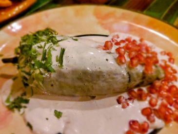 Los Chiles en Nogada son una receta tradicional de la gastronomía mexicana. UNSPLASH/ S. Rodriguez