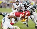 Los Eagles le repitieron la dosis a los Chiefs, al imponer una férrea defensa. AP