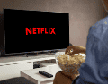 Netflix es un servicio de streaming por suscripción que ofrece un amplio catálogo de películas, series, documentales y más. Pixabay