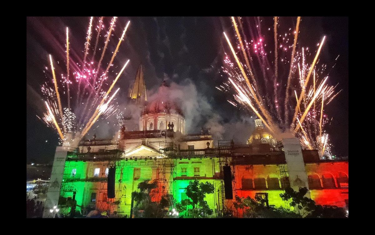 El Centro Histórico se convierte en el corazón de la celebración con eventos culturales, gastronomía típica y el fervor patrio. EL INFORMADOR/ARCHIVO