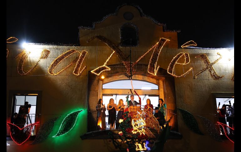 El presidente municipal de Zapopan, Juan José Frangie, encabezó la ceremonia del 215 aniversario del Grito de Independencia en el centro de aquel municipio. X / @JuanJoseFrangie
