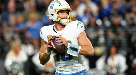 Justin Herbet encabezó el trunfo de los Chargers con dos anotaciones. AFP/C. Ward