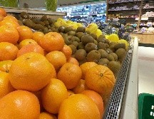 Naranjas y kiwis son parte de las frutas en oferta hoy en Walmart. UNSPLASH/Nurul Afsar