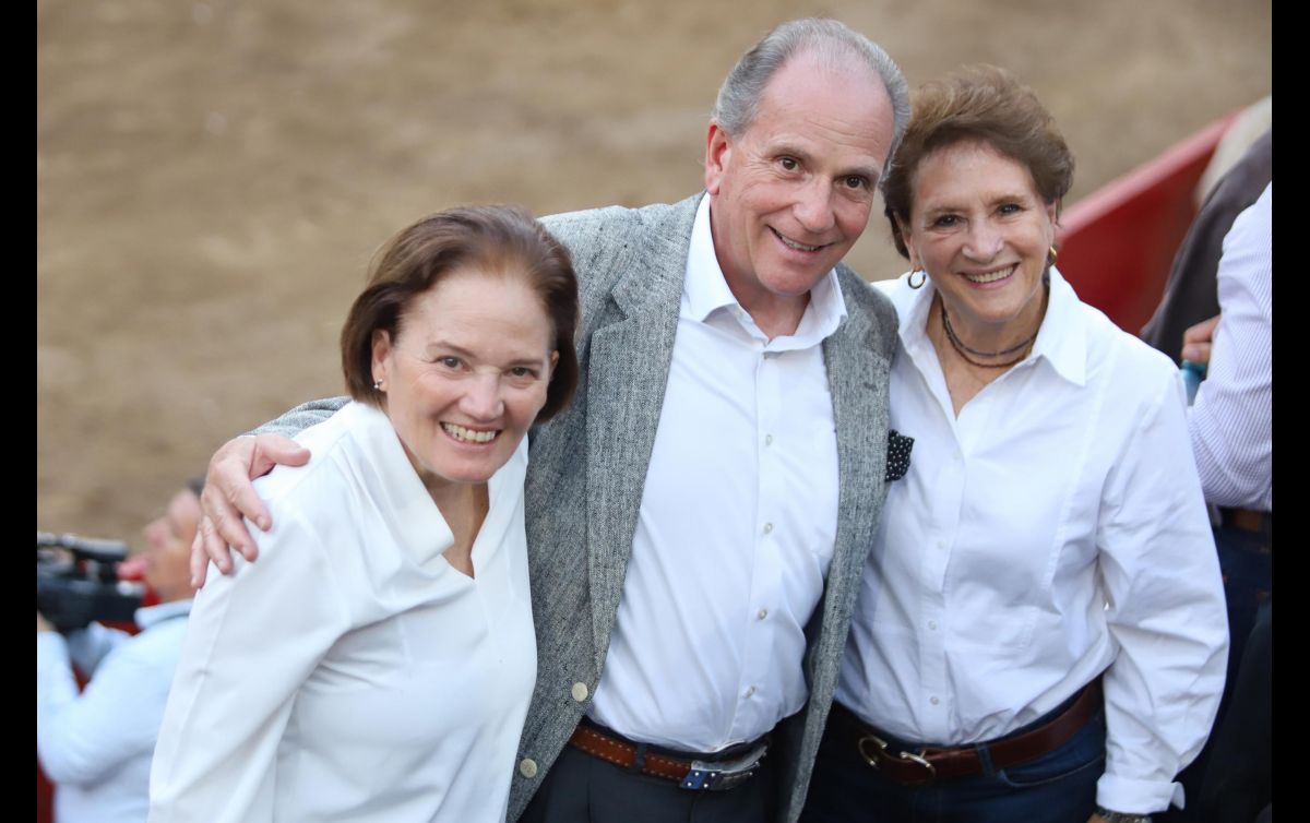 Susana Rodríguez Romero, Alonso Rodríguez y Laura Rodríguez durante la segunda corrida de la Temporada Grande en la Plaza de Toros Nuevo Progreso. GENTE BIEN JALISCO / C. Jimeno