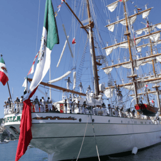 Buque Cuauhtémoc reanuda operaciones tras chocar con el puente de Brooklyn