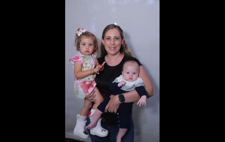 Victoria y Cristóbal García con María José Lancaster Jones. GENTE BIEN JALISCO / C. Jimeno