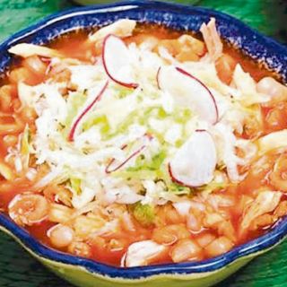 Pozole rojo, emblema gastronómico de Jalisco