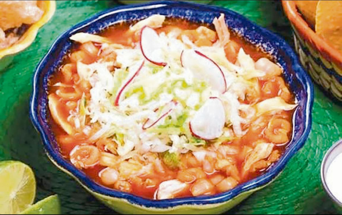 El pozole rojo, típico de Jalisco, se puede encontrar en cualquier rincón tapatío. EL INFORMADOR/ Archivo