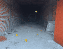 Los oficiales aseguraron al interior de la finca en Encarnación, cartuchos de distintos calibres y una camioneta Toyota. ESPECIAL