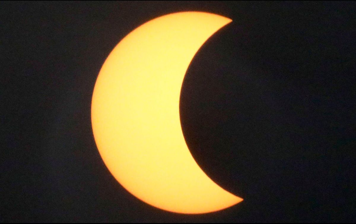 El eclipse solar parcial del 21 de septiembre de 2025 será uno de los fenómenos astronómicos más impresionantes de este año. EFE/ARCHIVO