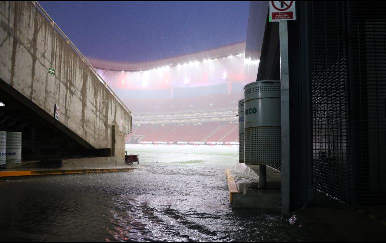 El día de mañana, se jugará el partido entre Chivas y Toluca, correspondiente a la Jornada 9 del Apertura 2025, mismo que podría verse afectado (de nueva cuenta) por las condiciones meteorológicas. IMAGO7 / ARCHIVO