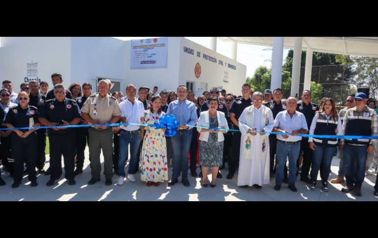 El presidente municipal de Chapala, Alejandro Aguirre Curiel, encabezó la inauguración del inmueble y anunció que el servicio contará con un médico de planta para atender urgencias médicas con mayor eficacia. CORTESÍA