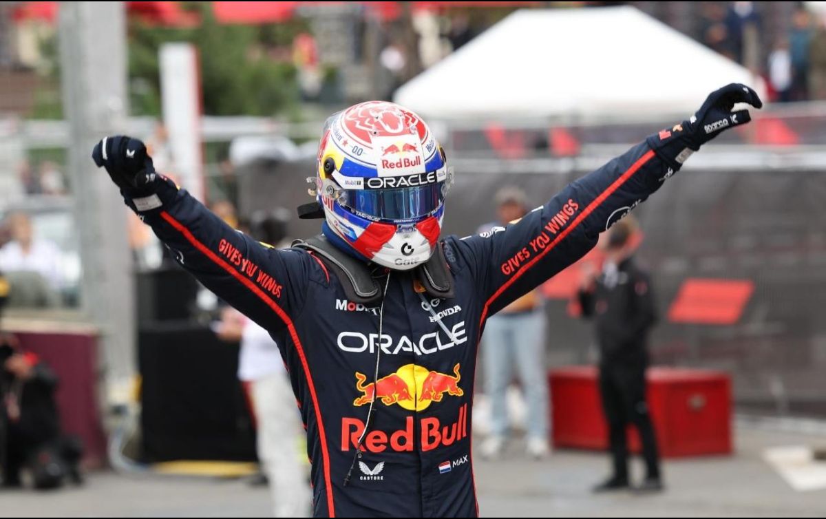Verstappen parece haber encontrado nuevamente la inspiración que lo llevó a dominar la categoría y ahora amenaza con irrumpir en la pelea por el campeonato. EFE/A. HAIDER