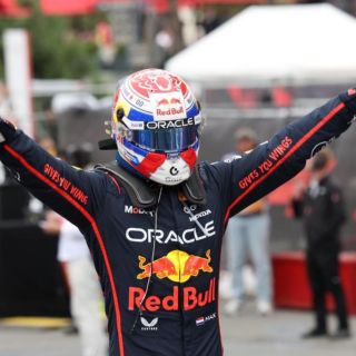 Verstappen gana en Bakú y mete presión en el campeonato