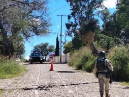 Los fallecidos portaban vestimenta táctica, quienes se presume eran integrantes del Cártel Nueva Generación. ESPECIAL