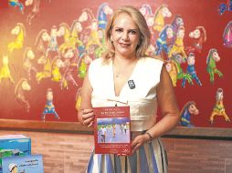 Esther Cisneros dio detalles de la labor que realiza la Fundación Voluntarias contra el Cáncer. Destacó también la difusión del libro “La ruta del fuego”, de Kim Phuc, sobreviviente de la Guerra de Vietnam. EL INFORMADOR/ J. Acosta