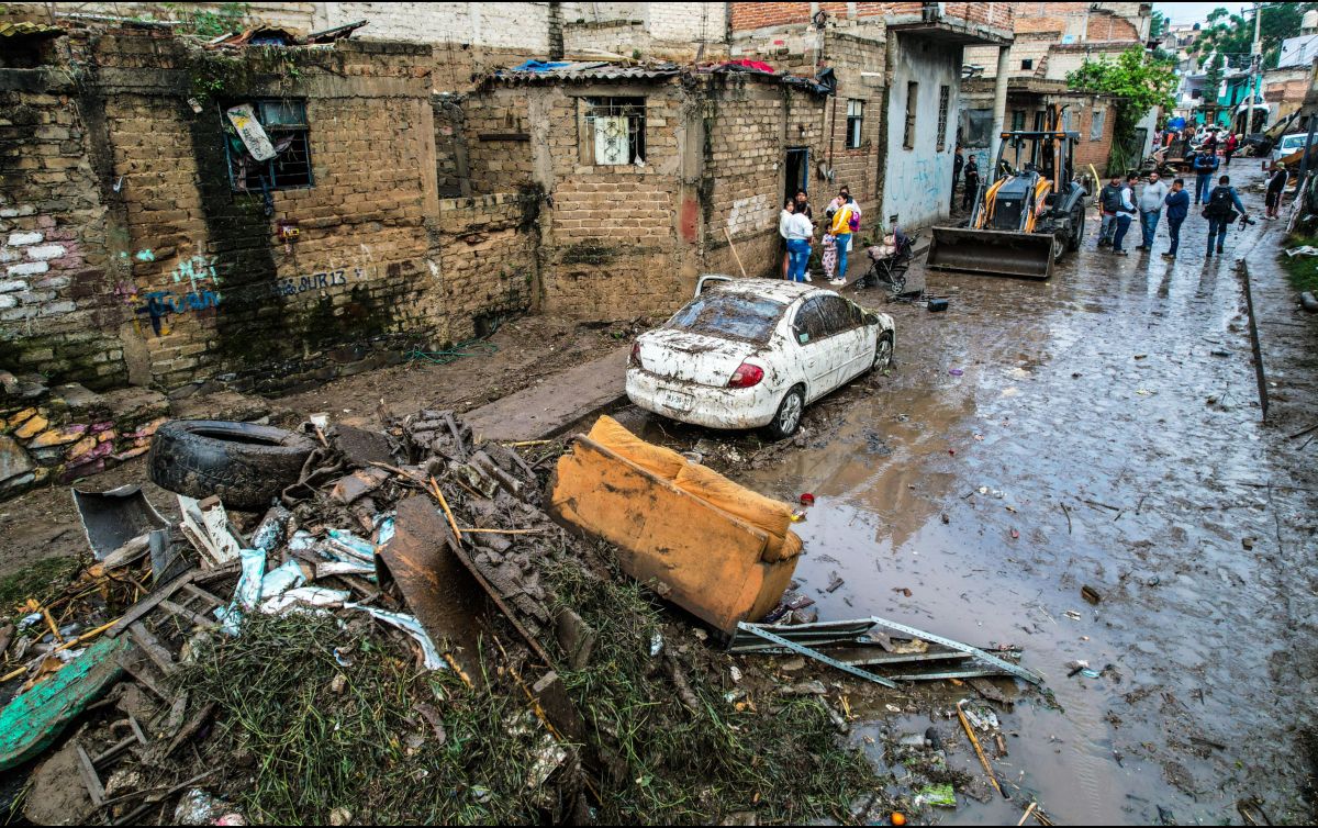 El arquitecto lamentó que los ayuntamientos metropolitanos otorgan permisos de construcción a desarrolladoras inmobiliarias sin un plan integral y sin considerar los problemas que podrían generar las edificaciones. EL INFORMADOR/ A. Navarro