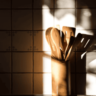 Descubre cómo lavar correctamente las cucharas de madera