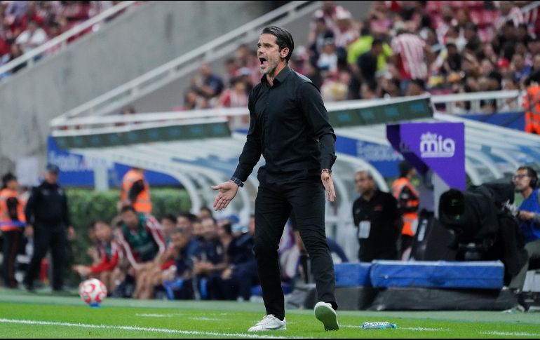 Fernando Gago regresó a la cancha del Estadio Akron y recibió un recibimiento hostil por parte de la afición del Guadalajara. IMAGO7.