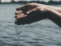 El director de la Comisión Nacional del Agua explicó que han revisado todos los títulos de concesión que se tienen en el país. ESPECIAL