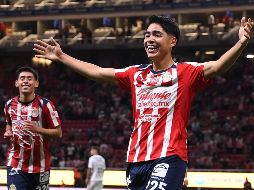 Samir Inda, de 17 años, debutó en Liga MX con Chivas ante Necaxa usando camiseta con patrocinio de casa de apuestas. IMAGO7