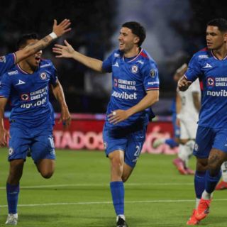 Cruz Azul rescata el empate ante Querétaro